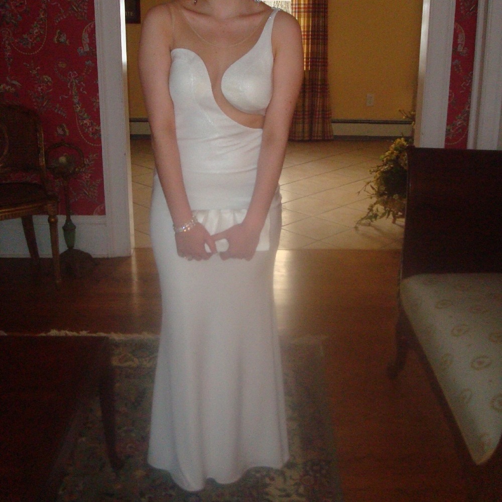 Faviana Dress size 0, shimmery white gorgeous